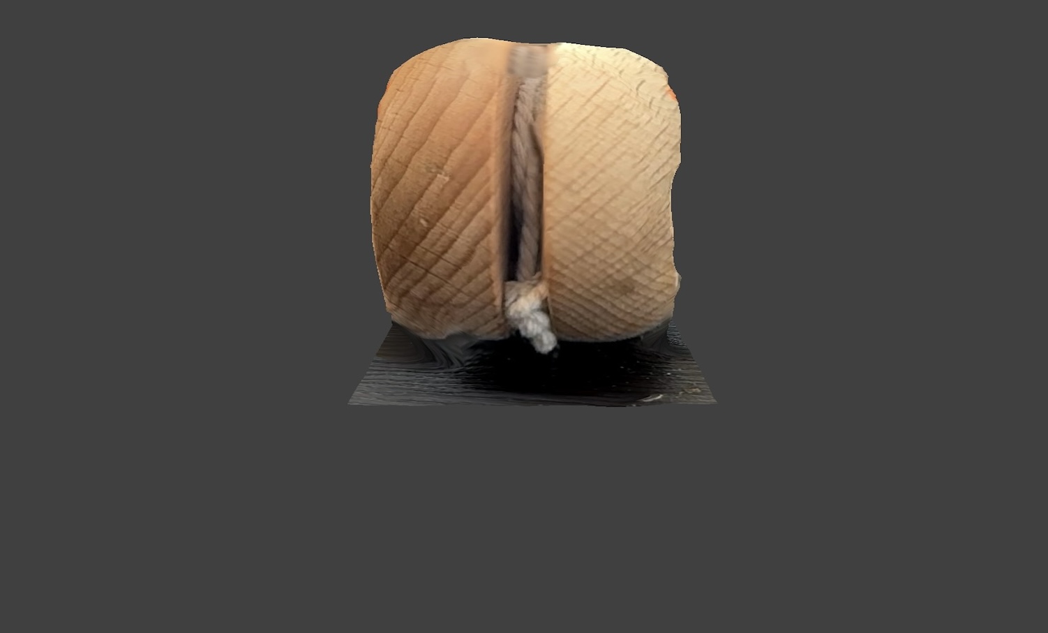 Right view of the yoyo. However, the string had the same problem as my earlier scans, it’s too thin, so the scanner blended its texture with the table underneath.