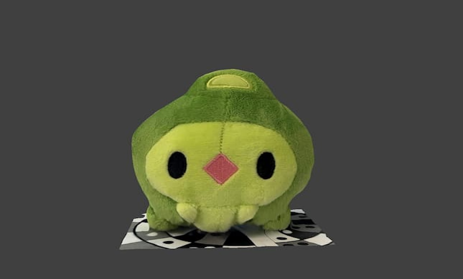 Here is the front view of the plush toy. My classmate chose as our test object. I used it to experiment with 3D scanning. The details are quite clear.